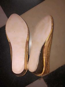 Golden heavy stone work