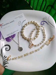 Pearl Bracelet & Necklace Set