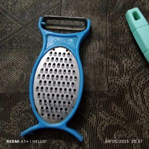 Peeler Grater And Tong Set