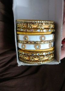 White And Gold Thread Bangles