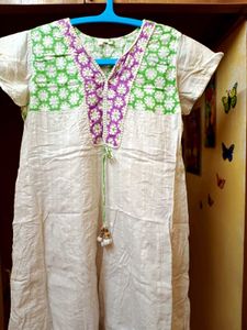 White Anarkali Kurti With Pop