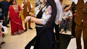 Mitera Embellished Ready to Wear Saree with Belt