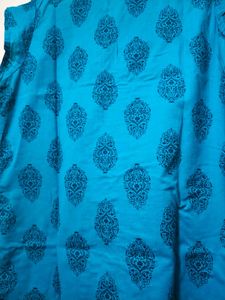 Srishti Printed Sleeveless Kurta With Free Legging