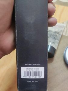 Unused Huda Beauty Fixer Foundation And Compact Powder