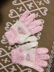 Baby Pink 🩷 And White Gloves