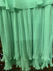 green dress