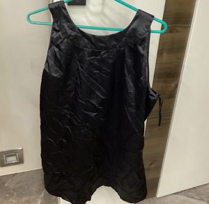 Black Sleeveless Top