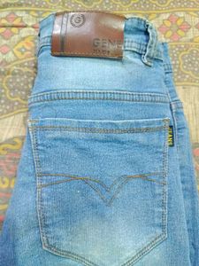 Gene Jeans - Light Wash
