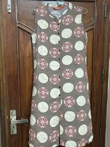 Polka Dot Sleeveless Kurta