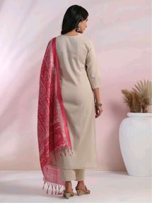 ​💖 Elegant Pink Ensemble: Embroidered Kurta with