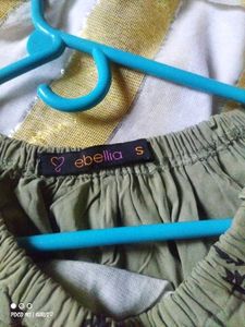 Floral Print Button-Back Top