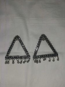 Set Of 2 Oxidized Earrings