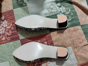 Embroidered Heel