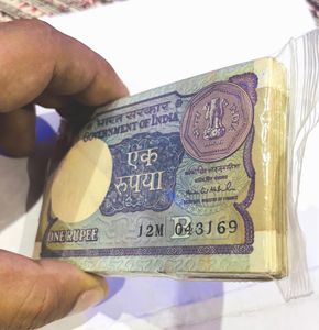 Rs-1 Indian Notes bundle of “hundred”.