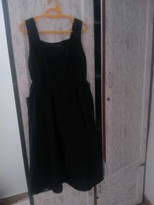 Black Sleeveless Dress