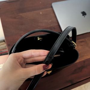 Mango Bucket Bag
