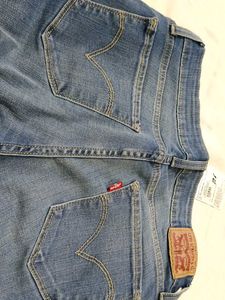 women&#39;s Levi&#39;s jeans