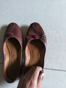 Less Used Jutti
