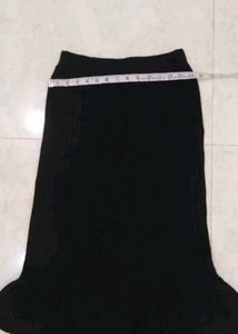 Elegant Black Midi Skirt