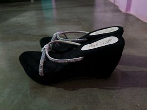 Black Wedges
