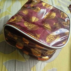 Jewellery Organiser And Ten Pouches Wit Zip