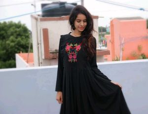 Women Black Kurta( Used Dress )