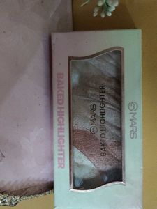 Mars Baked Highlighter