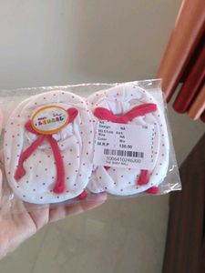 Baby Mitton And Socks Set Of 3