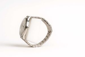 Elegant Silver Wristwatch