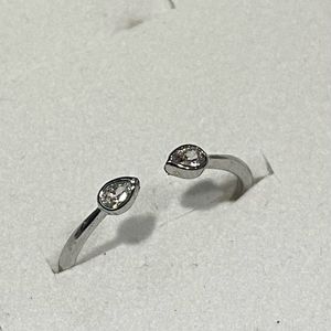 Minimalist Toi et Moi Ring