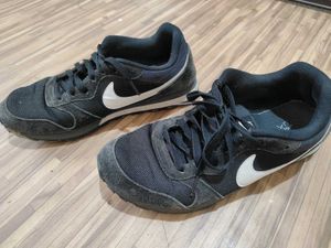 Nike MD Runner 2 - Classic Black Sneakers