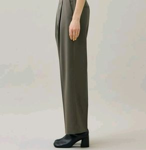 Olive Green Sequal Pleared Trousers
