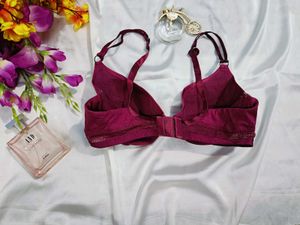 🇳🇿🎀💫Burgundy Lace Trim Bra