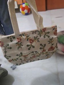 Floral Embroidered Handbag