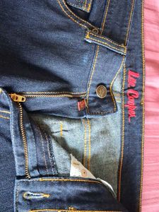 Dark Navy Blue Denim In Excellent Condition