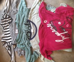 (6)Bundle of Cute T Shirt S- With 🎁