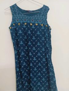 A Navy Blue Sleeveless Knee Length Kurti