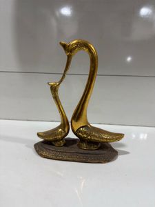 Elegant Swan Showpiece