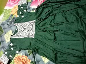 Elegant Green Embroidered Kurta