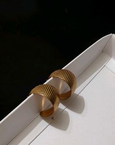 beautiful and classy earrings