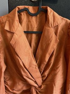 Chic Twisted Front Crop Top