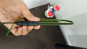 Boat Rockerz Magnetic Neckband