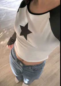 Star Graphic Crop Top