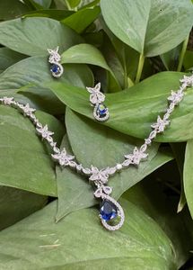 Elegant Floral Necklace &amp; Earring Set