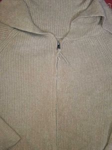 Stylish Zip-Up Cardigan