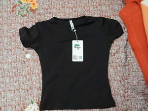 Black Newme Basic Tee