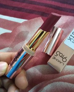Lakme 9TO5 Primer matte Bullet Lipstick.