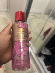 Victoria&#39;s Secret Velvet Petals Decadent