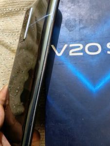 Vivo V20 SE (Model V2022) smartphone.