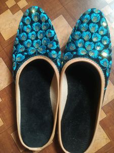 Beautiful Rajasthani Footwear For Women 💝